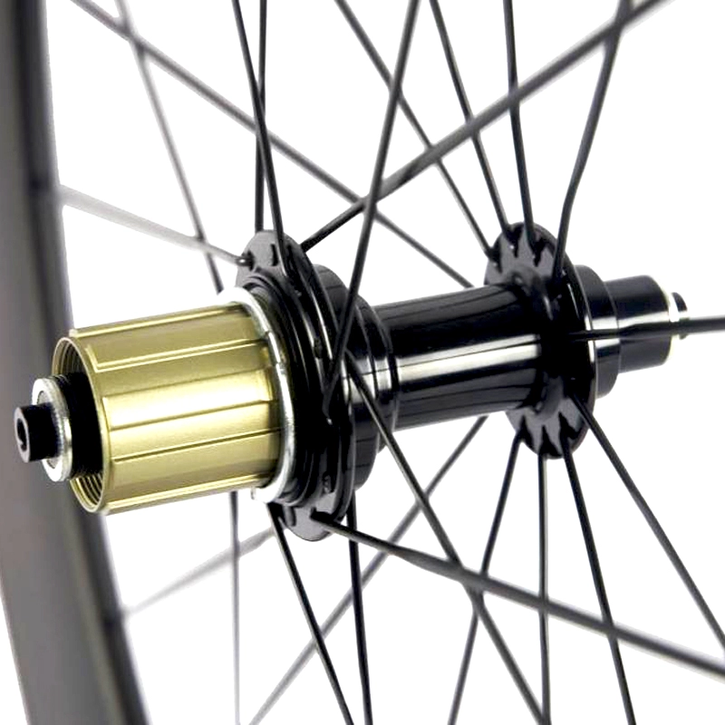 TB211 700c จักรยานเสือหมอบ 88mm Carbon Wheelset Clincher พร้อม R13 V ดุมเบรค