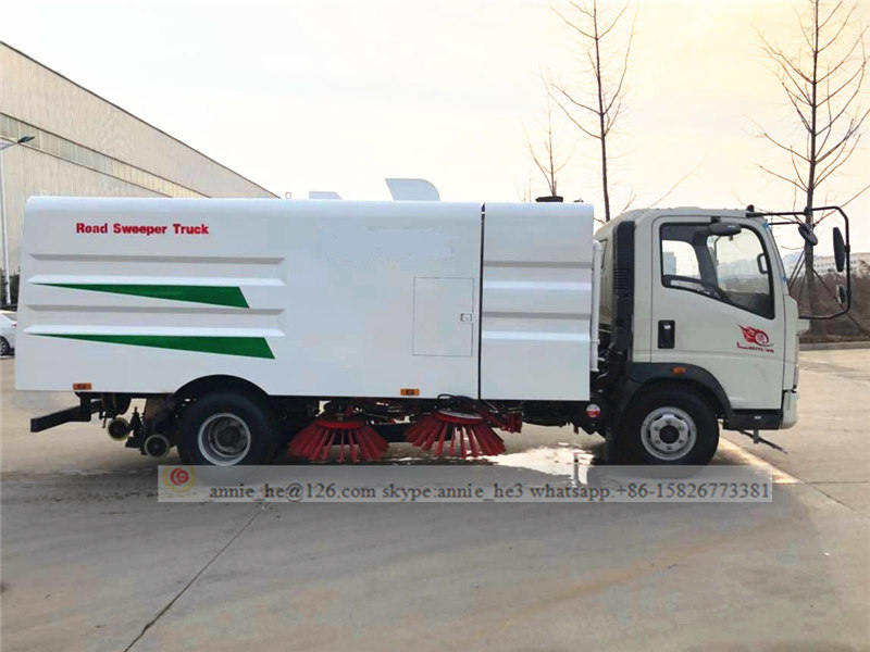 Howo sweeper truck