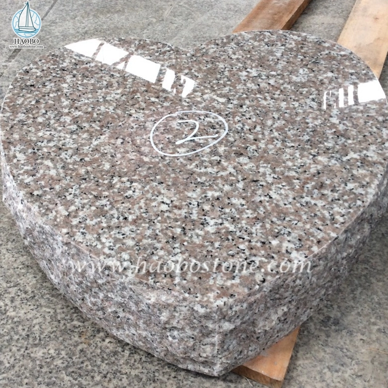 หินแกรนิตจีน G635 หินแกรนิตหัวใจแกะสลักหลุมฝังศพ