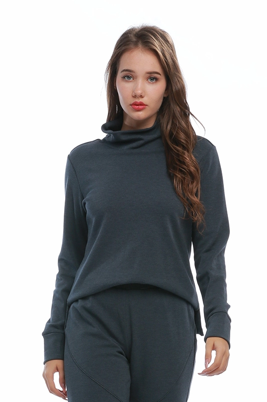 ผู้ผลิตกำหนดเองพื้นฐานแขนยาวคอปกแข็งด้านข้าง Slit เสื้อสเวตเตอร์ผู้หญิงเสื้อกันหนาว